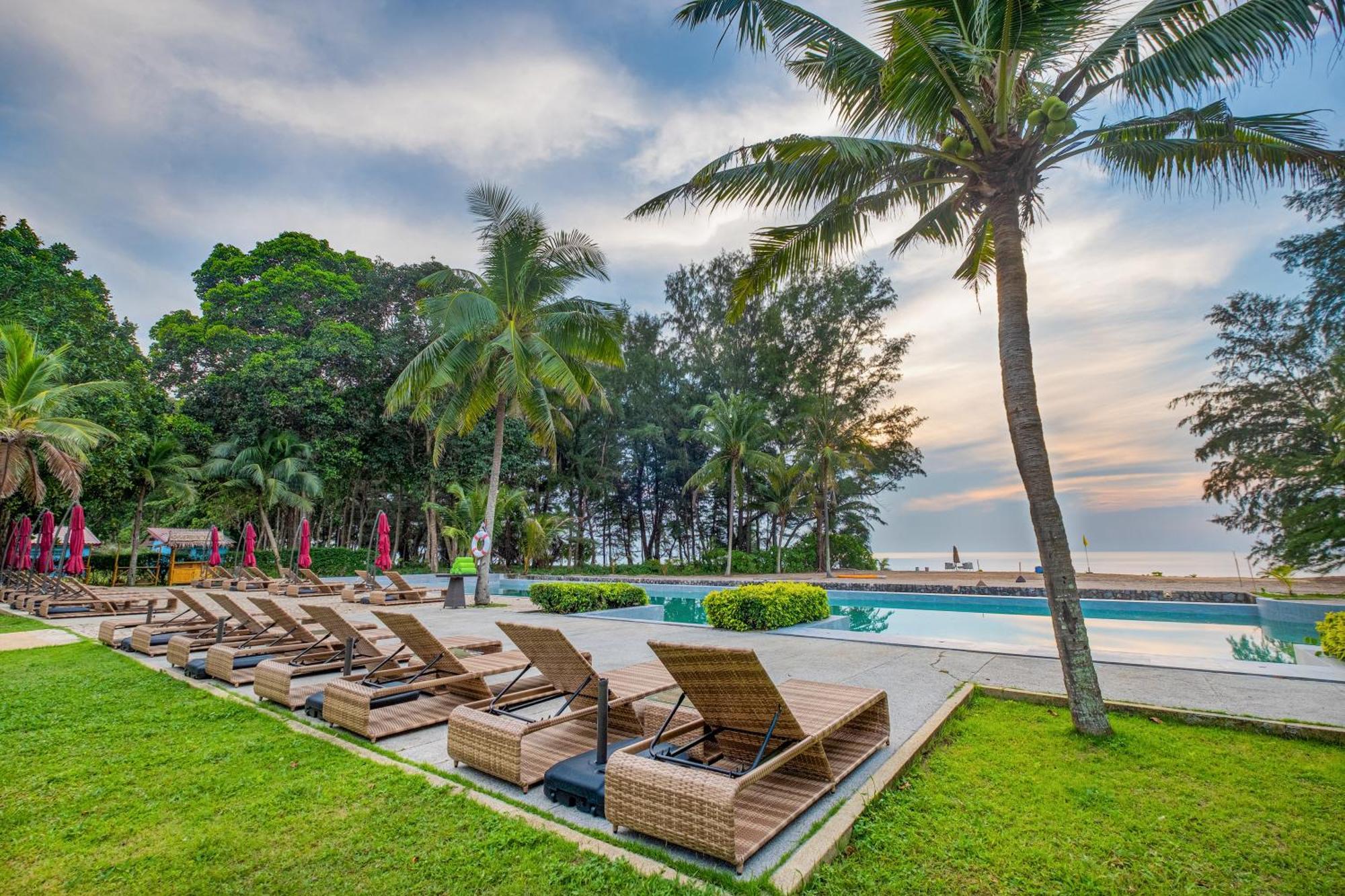 Estella Phuket Mai Khao Beach Resort Екстер'єр фото